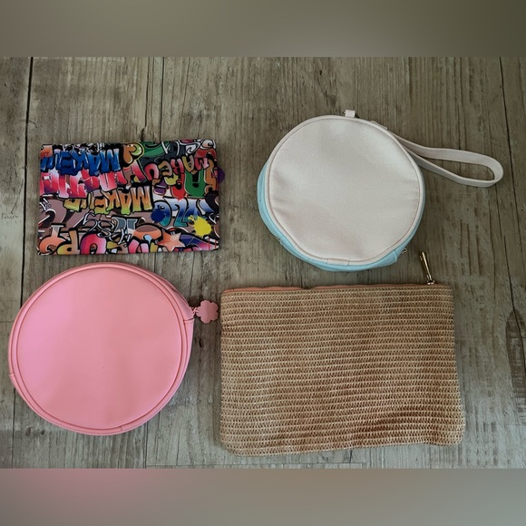 Make up bag bundle - Picture 2 of 8